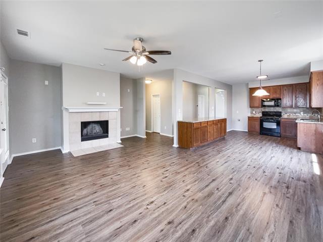Building Photo - 7233 Lindentree Ln