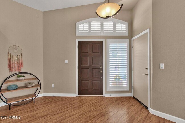 Building Photo - 1138 E Amberwood Dr