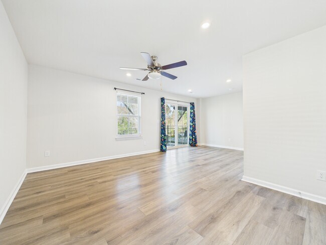 Building Photo - 2617 Grantham Place Dr