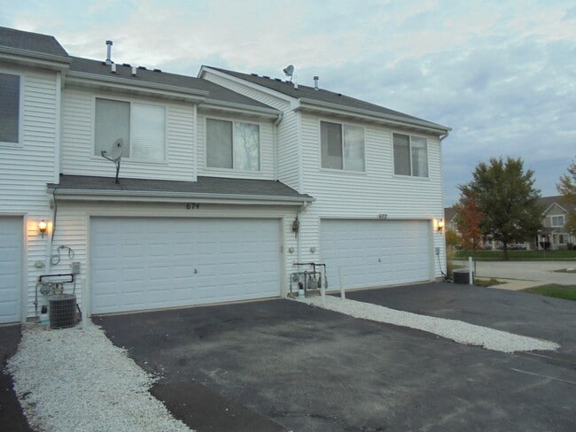 Building Photo - 674 Lincoln Station Dr