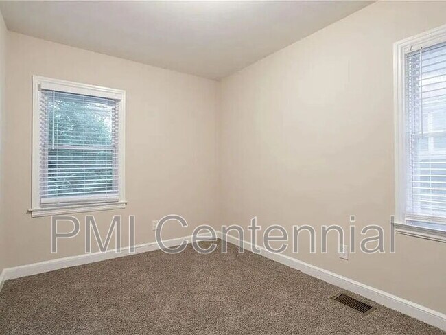 Building Photo - 1760 Spring Ave