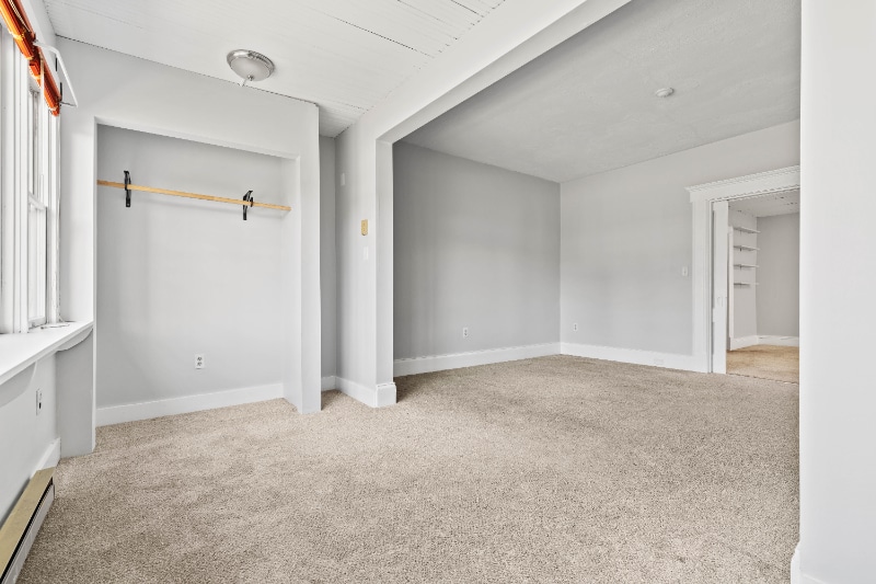 Building Photo - 912-914 Bank St