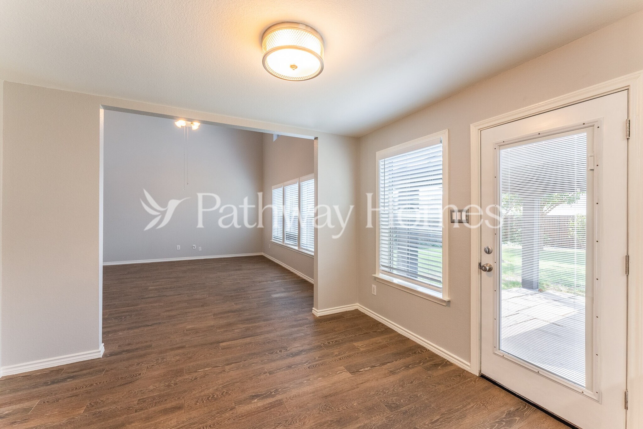 Building Photo - 212 Hereford Dr