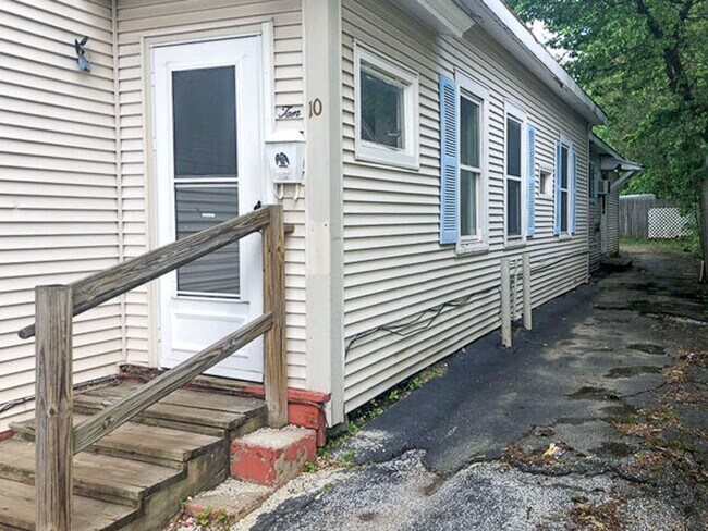 Building Photo - Spacious 5-Bedroom, 4-Bathroom Home Near UVM & Downtown Burlington (10 Walnut St)