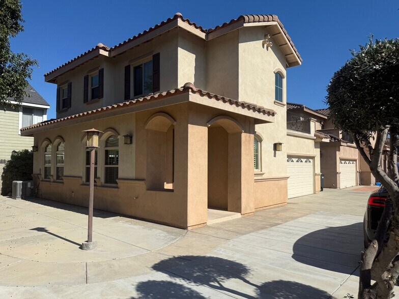 Building Photo - 9457 Cedar St