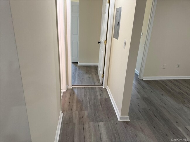 Building Photo - 167 Main St