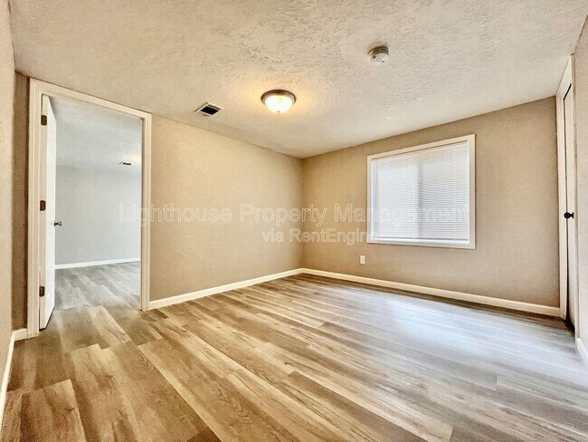 Building Photo - 18169 Swiss Dr