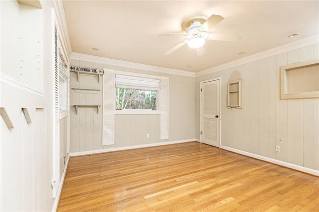 Building Photo - 3943 Lake Forrest Dr NE