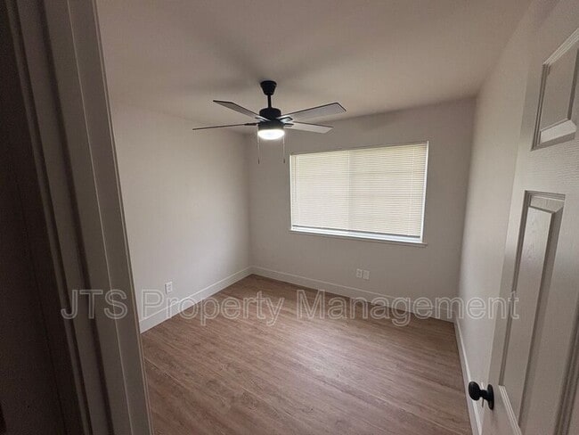 Building Photo - 7331 Salazar Dr