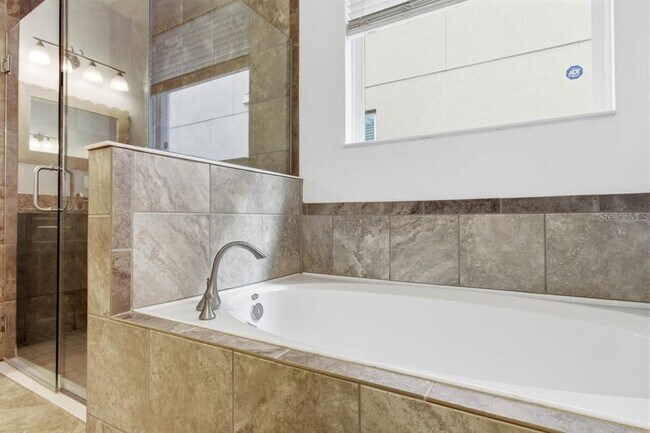 Building Photo - 2669 Peony Dr