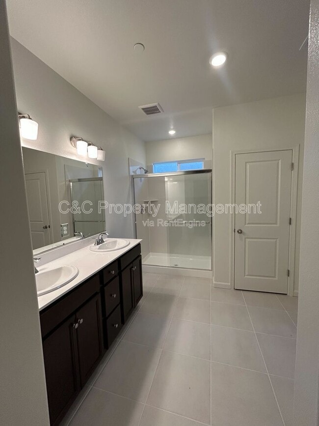 Building Photo - 2254 S Sylmar Ave