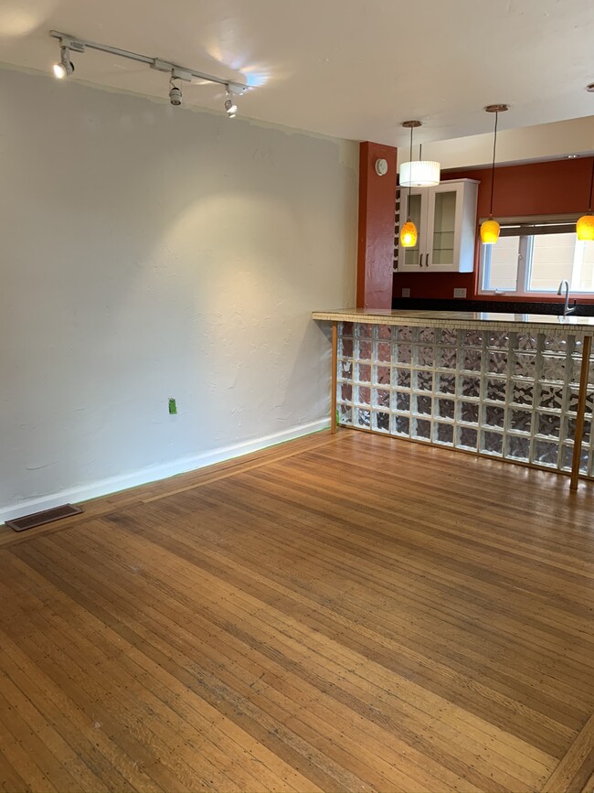 Dining room to kitchen - 5524 Fair Oaks St