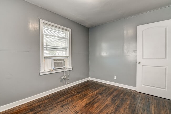 Building Photo - 759 E Lawrence St