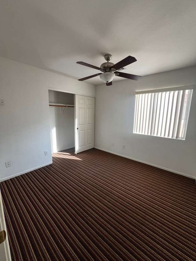 Building Photo - Must see 2 story 4 bed/3 bath home in the heart of SUMMERLIN