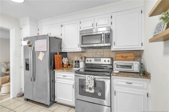 Building Photo - 5008 Shimmer Dr