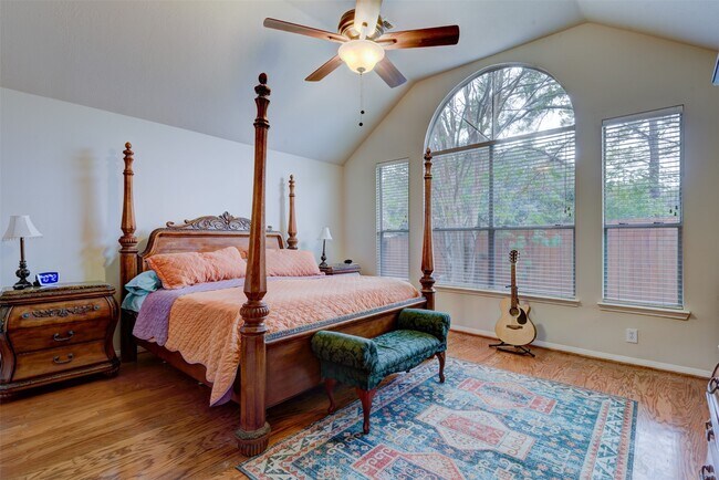 Building Photo - 9022 Westwillow Dr