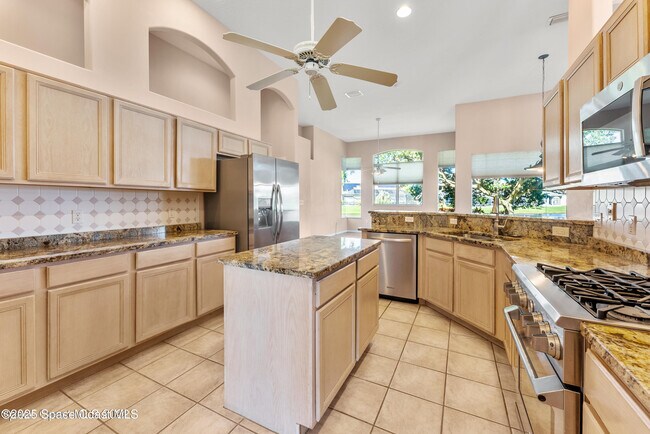 Building Photo - 537 Lake Victoria Cir