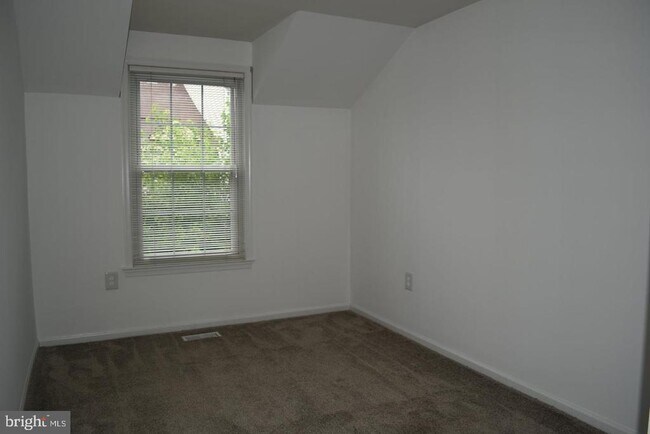 Building Photo - 14380 Gringsby Ct