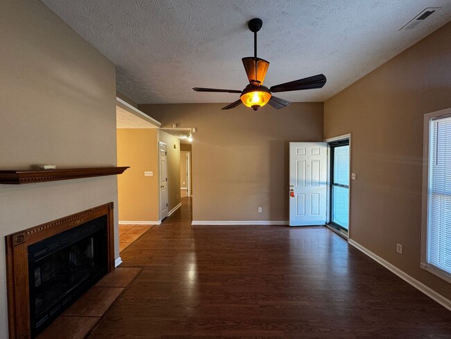 Building Photo - Cozy 3 Bedroom 2 Bath Home in Raeford.