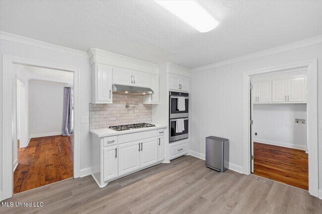 Building Photo - 144 Rollingwood Dr