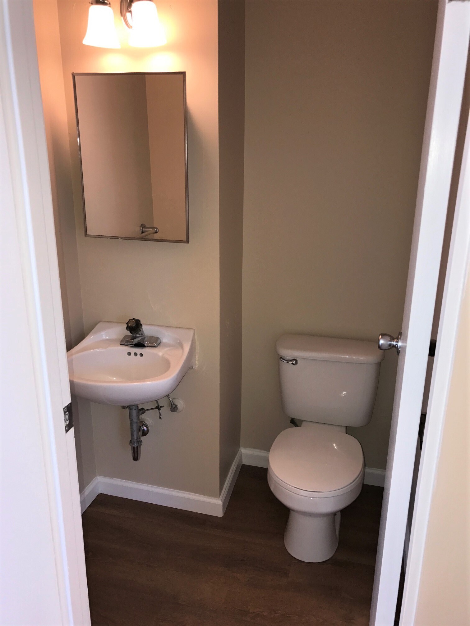 2pc bath on first floor - 4554 Baylor Ct