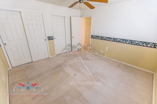 Building Photo - 10864 E Lindner Ave