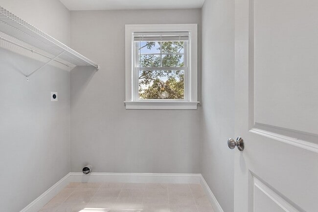 Building Photo - 24 Church St