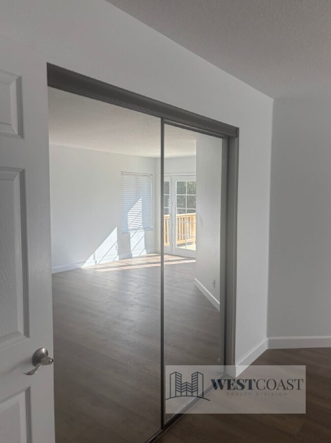 Building Photo - Charming Two-Story Home in Oceanside's Nor...