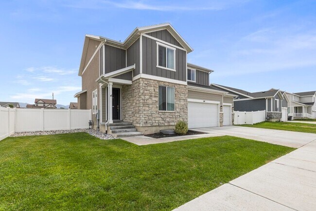 Building Photo - 247 W Box Creek Dr