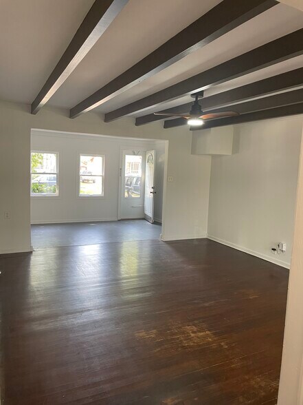 Building Photo - 814 W Vine St