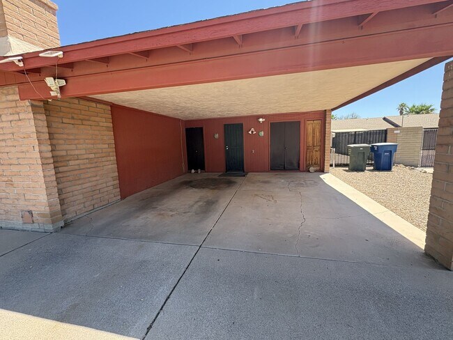 Building Photo - Convenient location in Midvale Park Close to all your needs