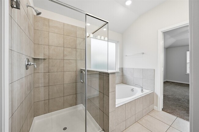 Building Photo - 7035 Toluca Dr