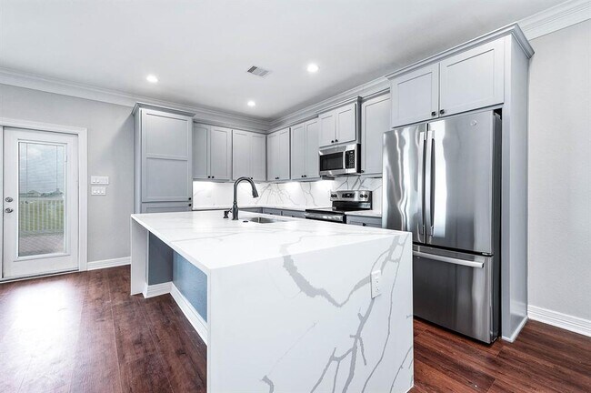 Building Photo - 4014 Mitote Dr