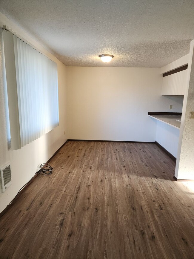 Building Photo - 47-47 N 8th St