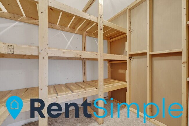 Building Photo - 13136 Ashnut Ln