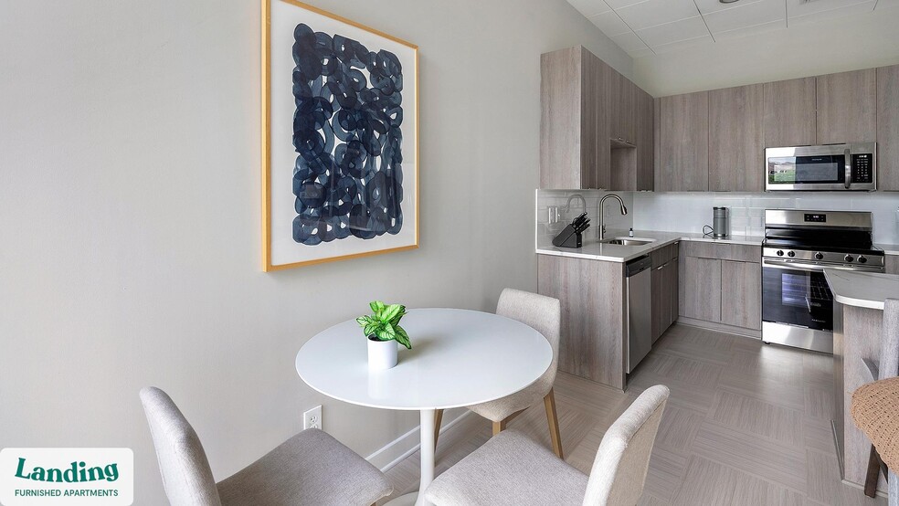 Building Photo - 600 19th St N