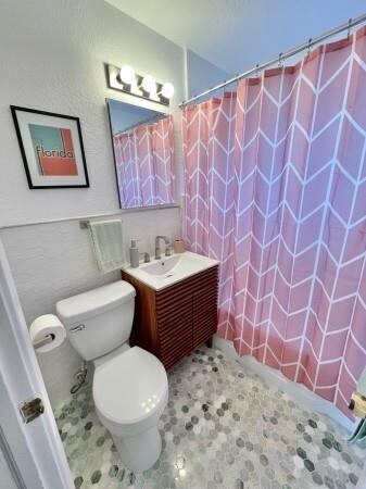 Building Photo - 2611 NE 20th St