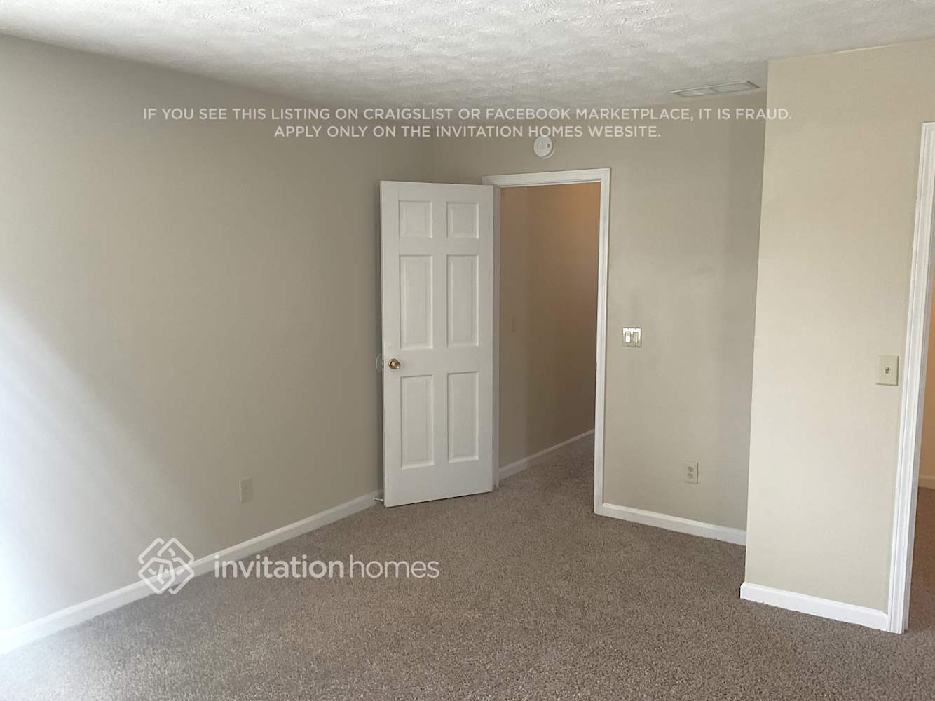 Building Photo - 3915 Summit Chase