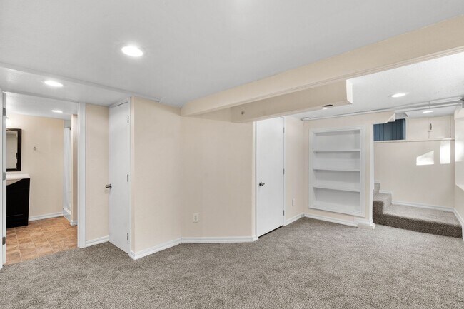 Building Photo - Beautiful Home in the Garland District