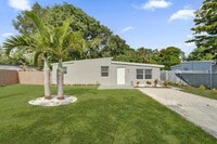 Building Photo - 1628 NW 11th St