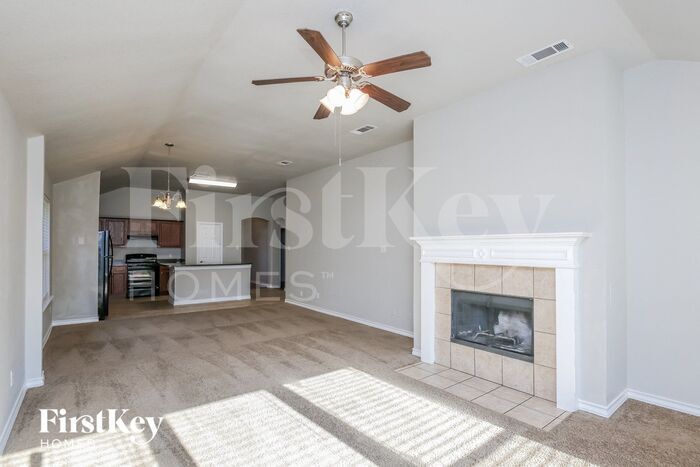 Building Photo - 1101 New Meadow Dr