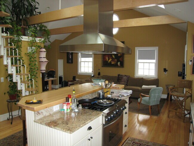 Building Photo - 19 Wendell St