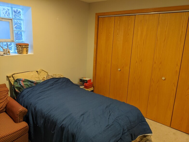 Building Photo - 5473 N Parkside Ave