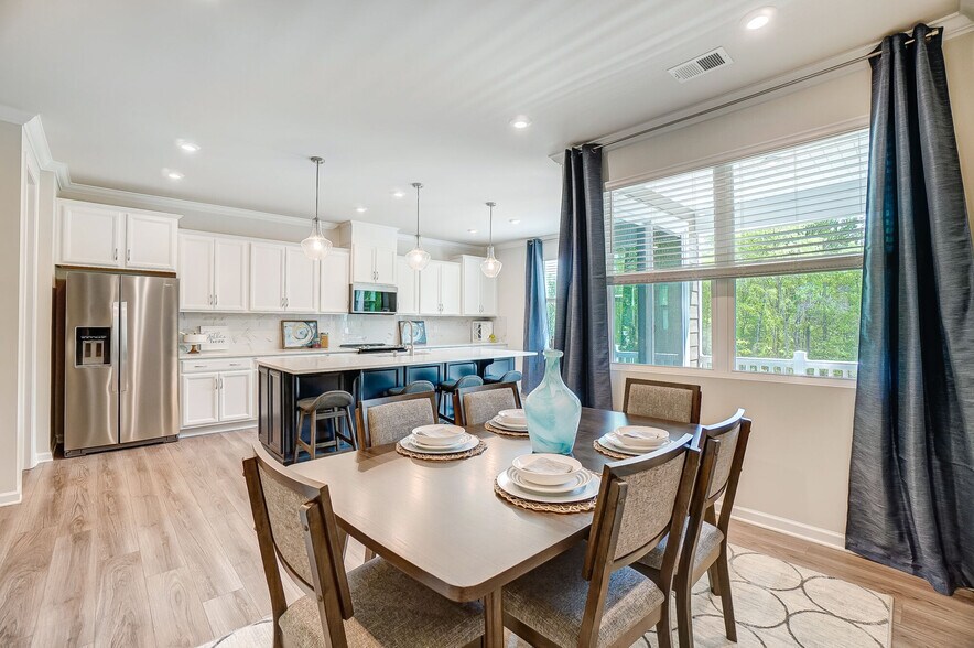 Dining/Kitchen - 16728 Summers Walk Blvd