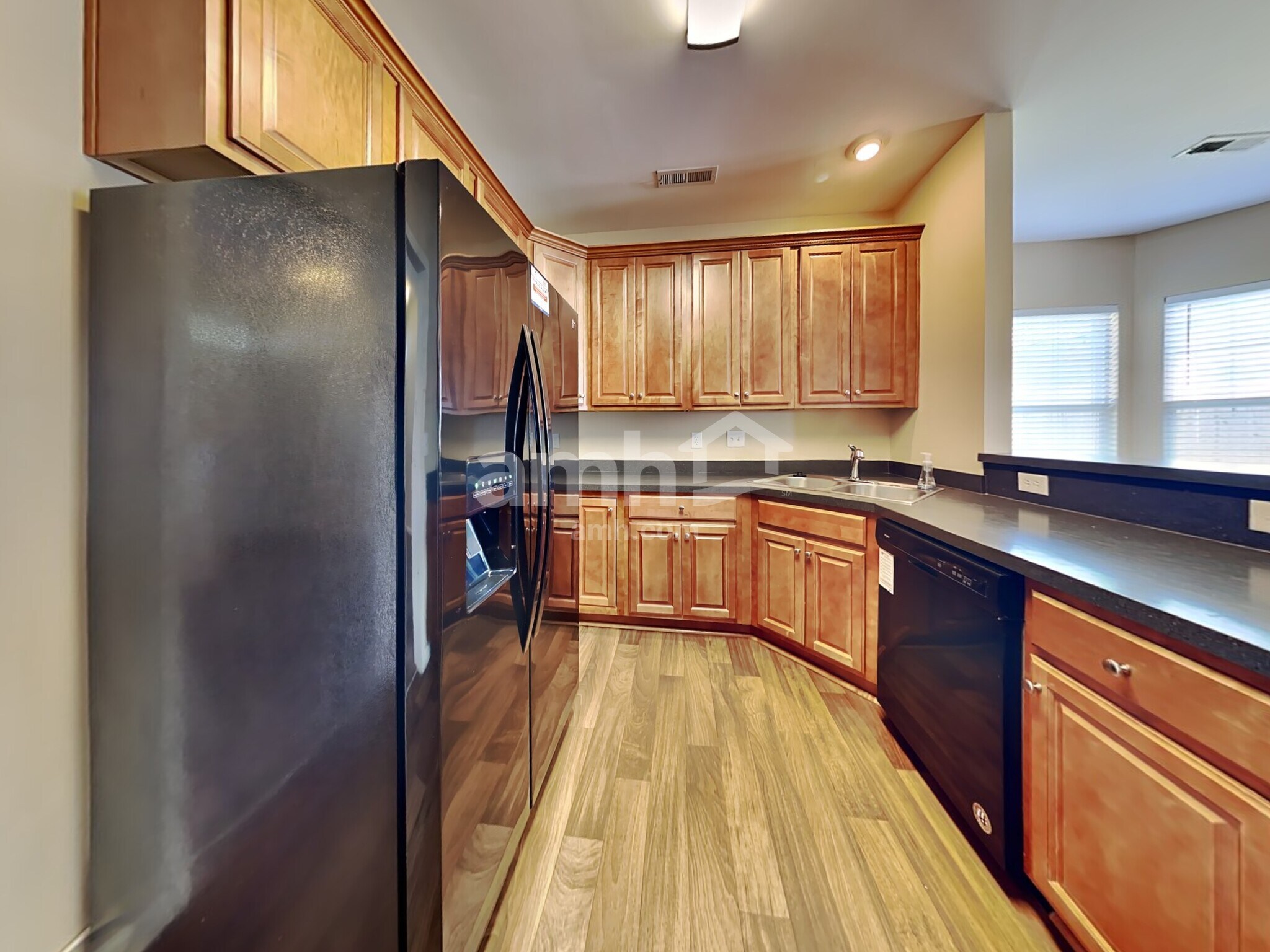 Building Photo - 7740 Desoto Dr