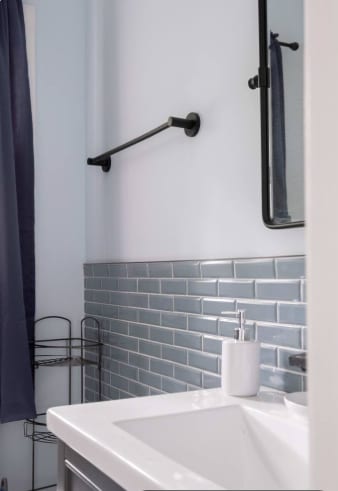 Building Photo - 735 E University Ave