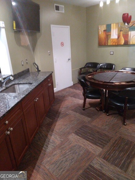 Building Photo - 10 Perimeter Summit Blvd