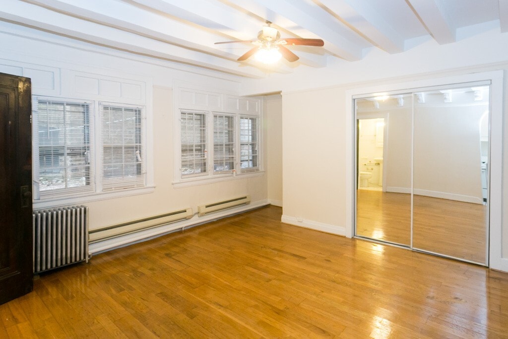 Building Photo - 4636 N Paulina St