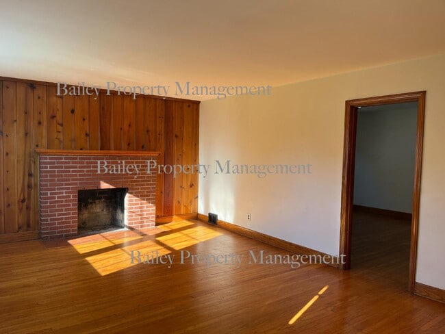 Building Photo - 3007 Dartmouth Ave