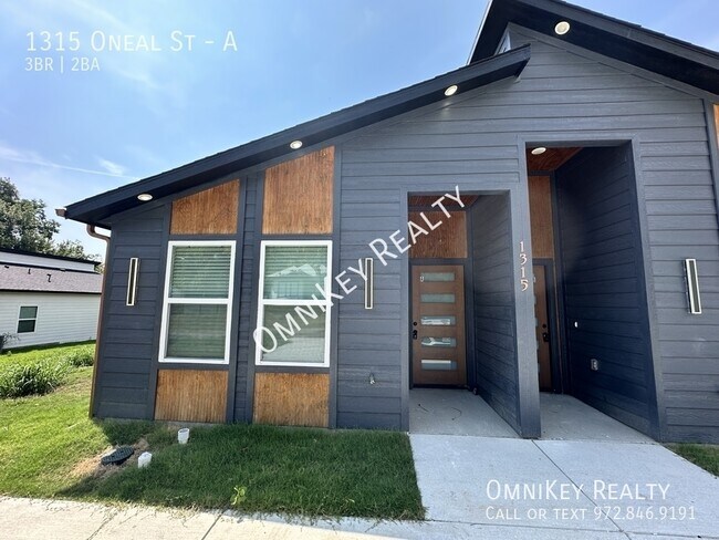Building Photo - 1315 Oneal St